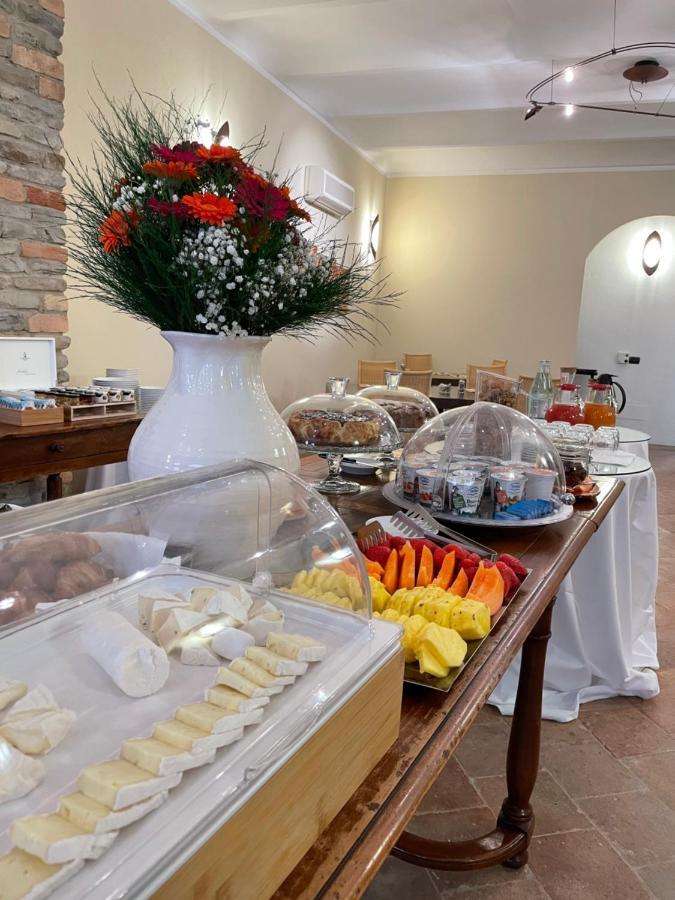 Albergo Castiglione Langhe Кастильоне-Тинелла Экстерьер фото