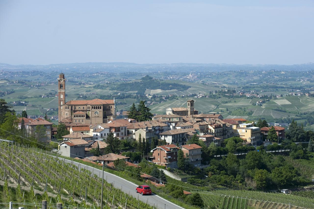 Albergo Castiglione Langhe Кастильоне-Тинелла Экстерьер фото