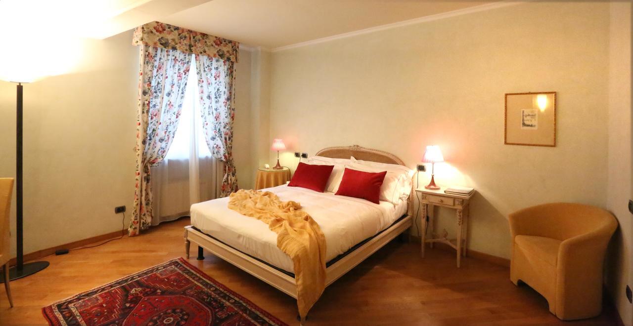 Albergo Castiglione Langhe Кастильоне-Тинелла Экстерьер фото