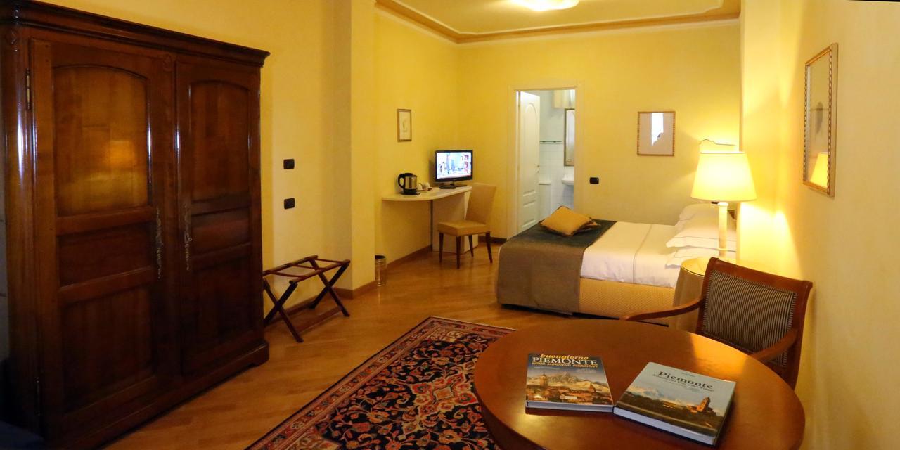 Albergo Castiglione Langhe Кастильоне-Тинелла Экстерьер фото