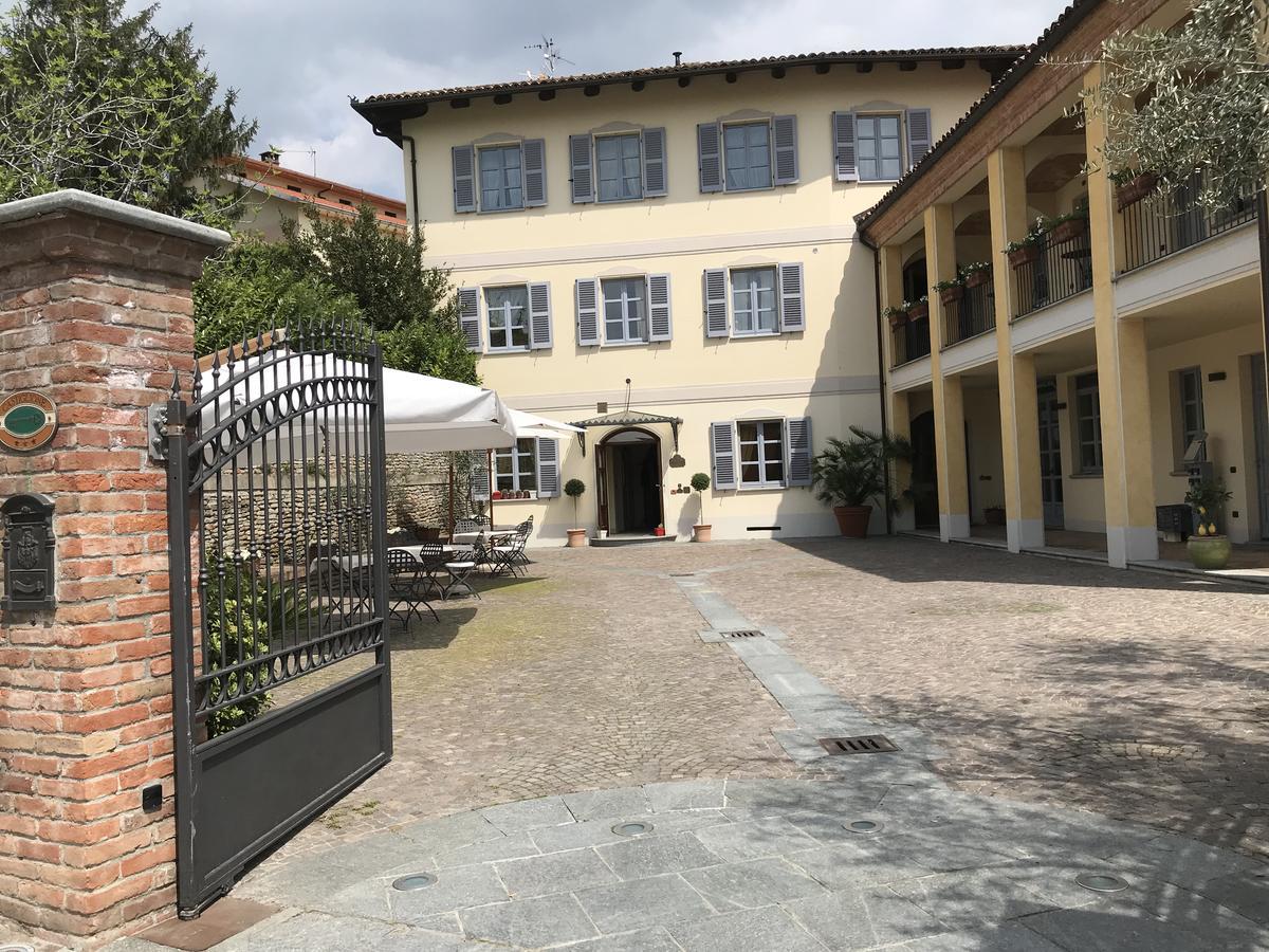 Albergo Castiglione Langhe Кастильоне-Тинелла Экстерьер фото